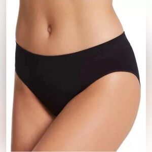 New Le Mystere Seamless Comfort Bikini Panties MED Black NWT